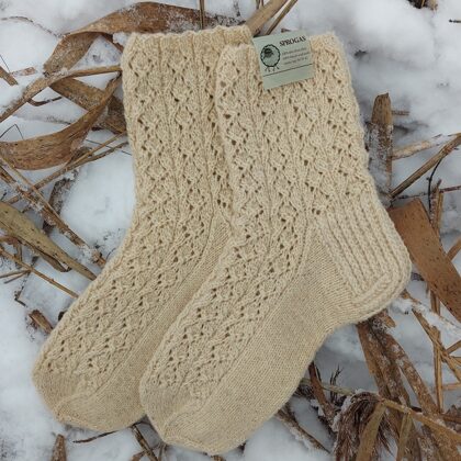 mežģīņrakstu zeķes